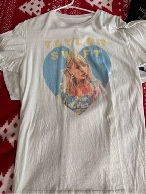 Taylor Swift tshirt